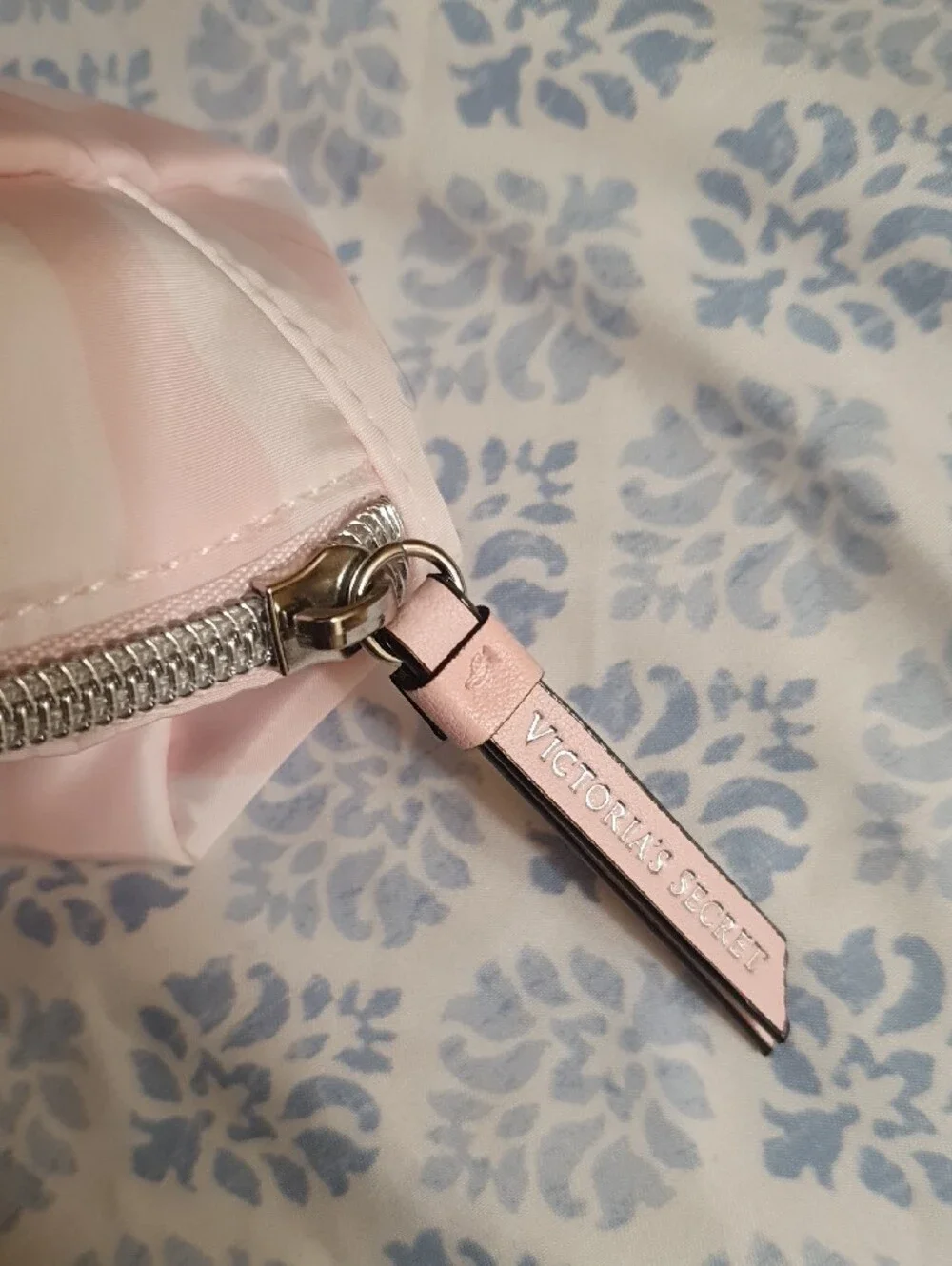 🐞Victoria's Secret Light Pink Striped Cosmetic Pouch
